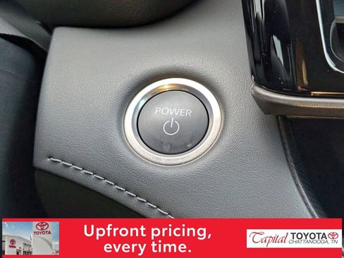 Used 2024 Toyota Highlander XLE image 18