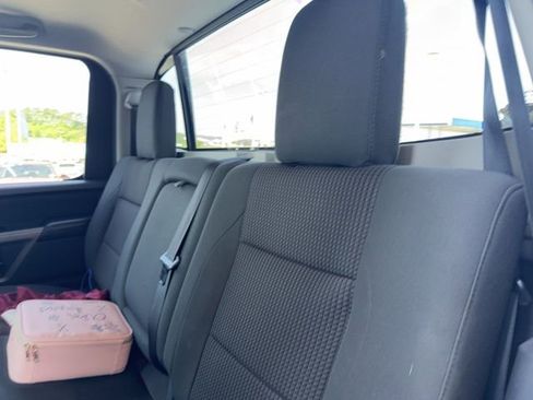 Used 2015 Nissan Titan SV w/ SV Value Truck Package image 9