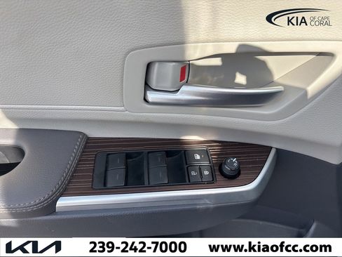 Used 2024 Toyota Sienna XLE image 16