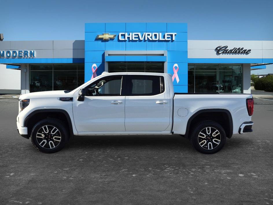 Used 2024 GMC Sierra 1500 AT4 w/ Technology Package AWD/4WD image 2