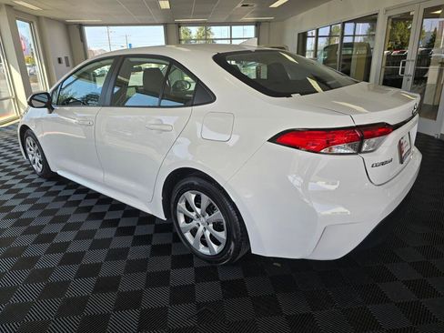 Used 2025 Toyota Corolla LE FWD image 5