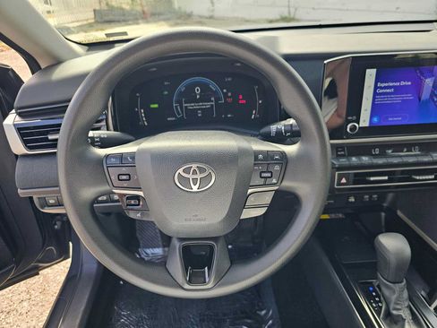 Used 2025 Toyota Camry LE FWD image 23