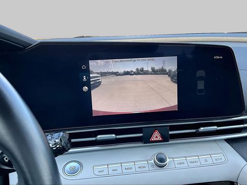 Used 2023 Hyundai Elantra Limited FWD image 26
