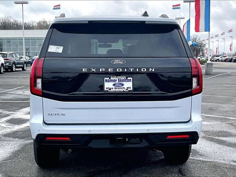New 2026 Ford Expedition Active image 4