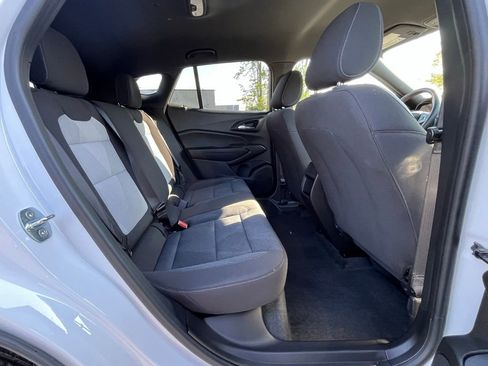 Certified 2024 Chevrolet Trax RS FWD image 20