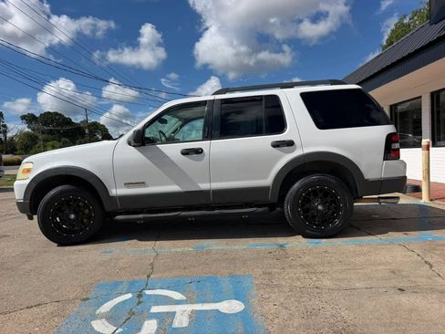 Used 2006 Ford Explorer XLT AWD/4WD image 5
