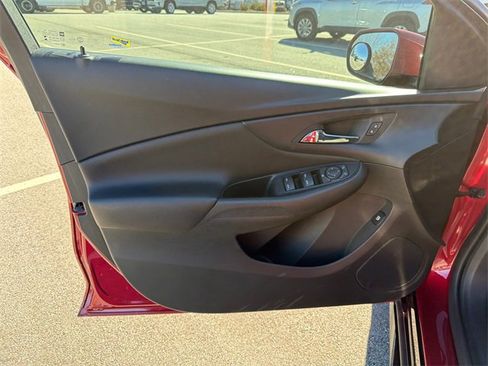 Used 2018 Chevrolet Volt LT image 10