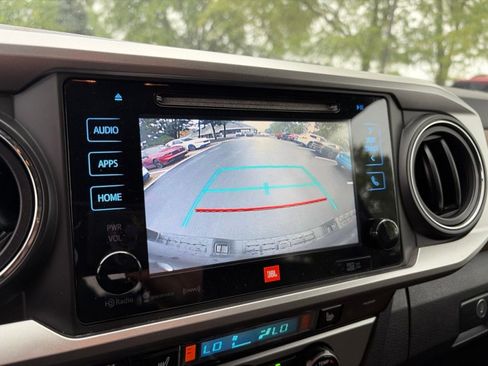 Used 2016 Toyota Tacoma Limited w/ Towing Package AWD/4WD image 27