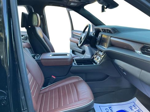 Used 2024 GMC Yukon XL Denali Ultimate image 15