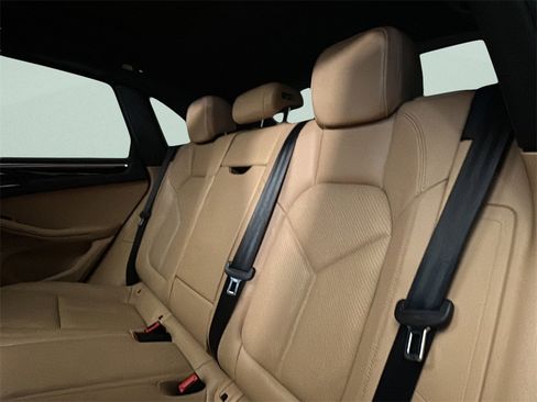 Used 2017 Porsche Macan image 13