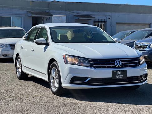 Used 2017 Volkswagen Passat 1.8T S image 1