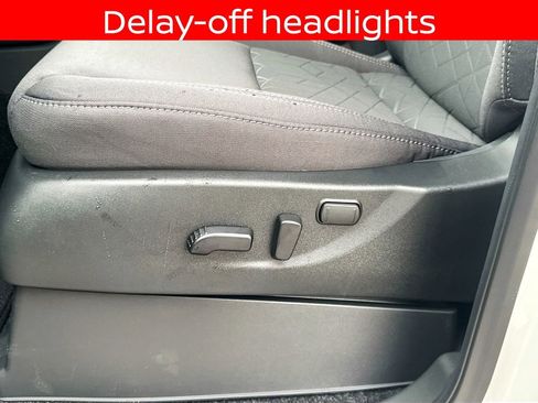 Certified 2025 Nissan Frontier SV AWD/4WD image 17