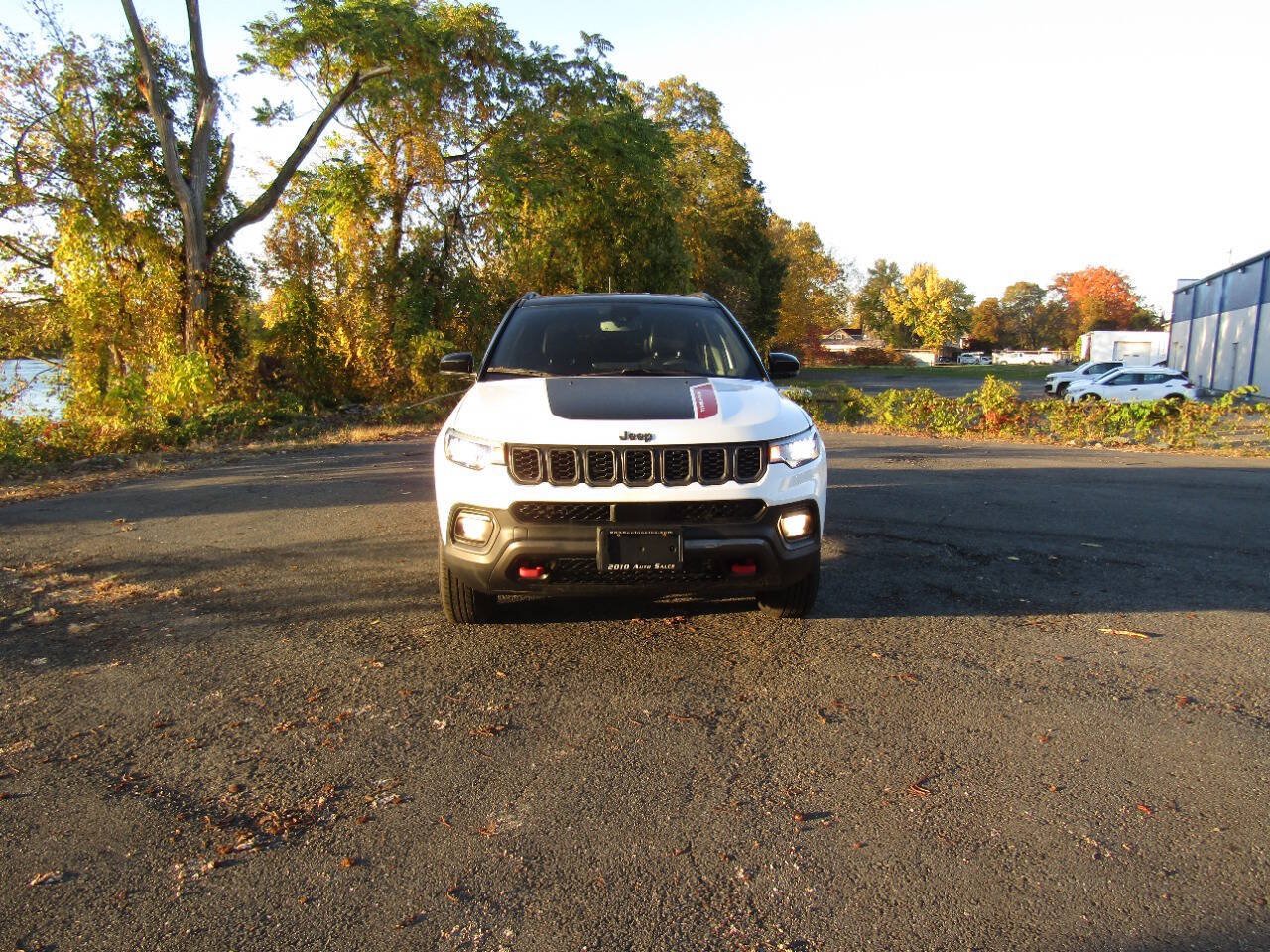 Used 2025 Jeep Compass Trailhawk AWD/4WD image 36