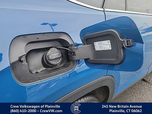 Certified 2025 Volkswagen Atlas Cross Sport SE image 33