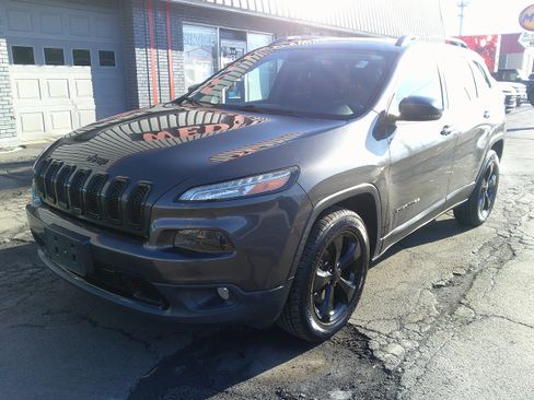 Used 2017 Jeep Cherokee High Altitude image 12