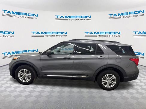 Used 2022 Ford Explorer XLT w/ Equipment Group 202A AWD/4WD image 2