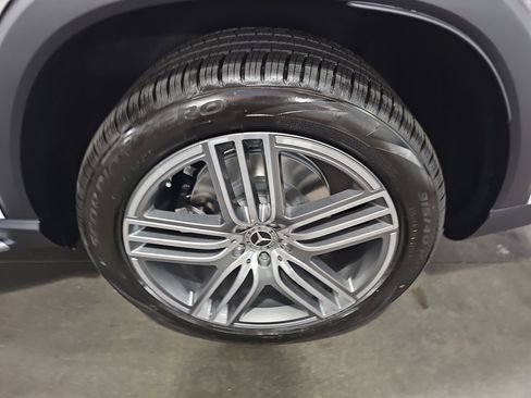 New 2026 Mercedes-Benz GLS 450 4MATIC image 36