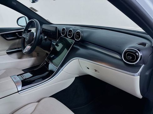 Used 2025 Mercedes-Benz C 300 Sedan image 29