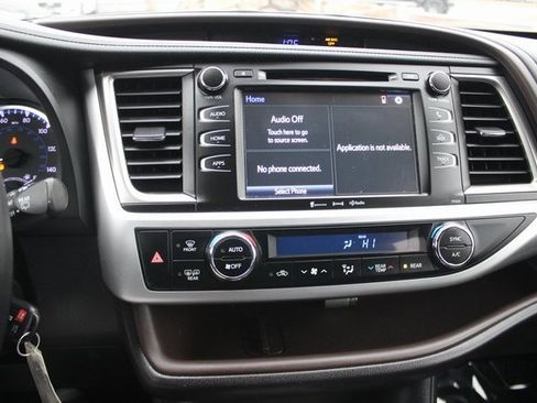 Used 2018 Toyota Highlander Plus image 4