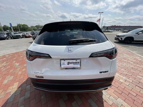 Certified 2025 Honda HR-V Sport image 32