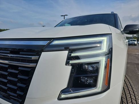 New 2026 Nissan Armada SL image 35