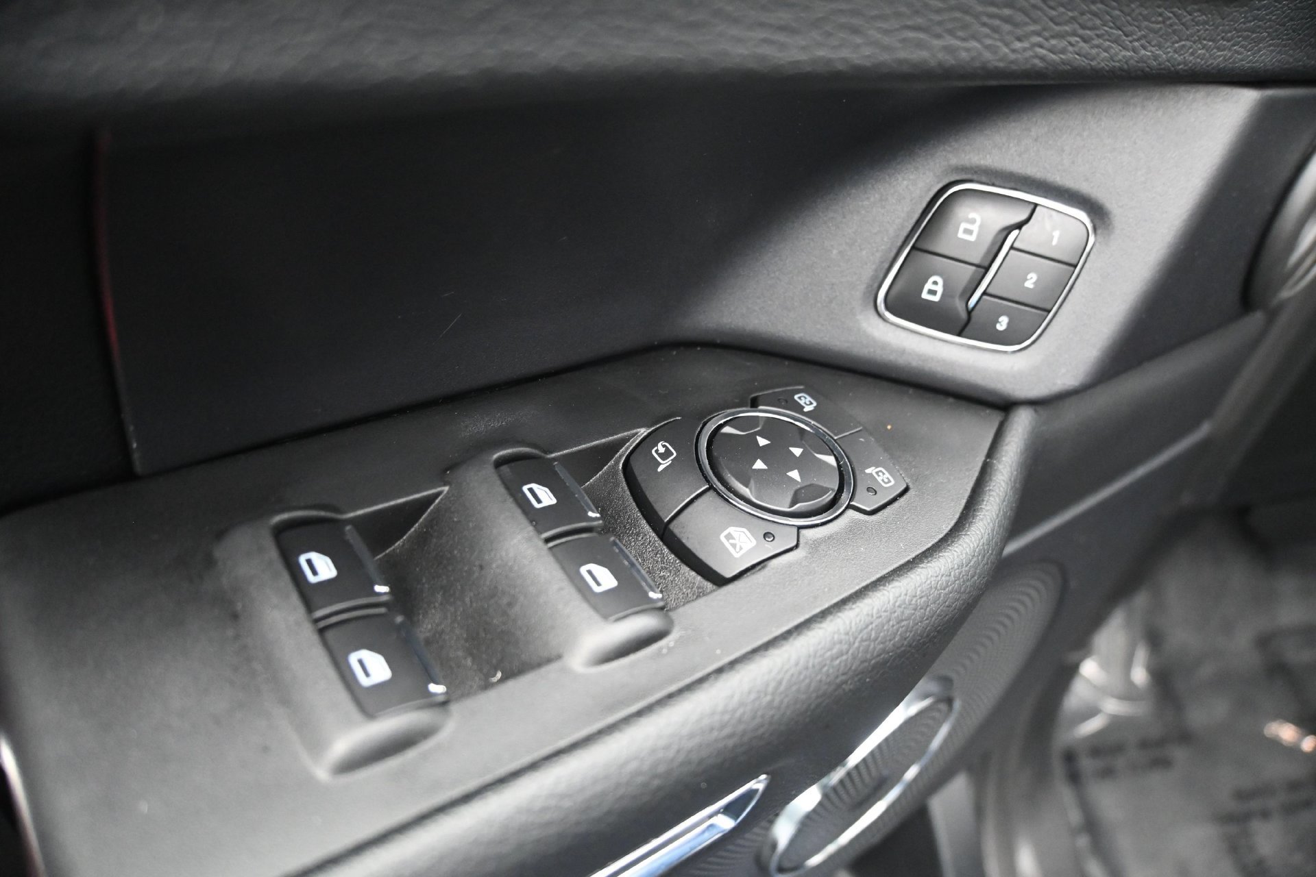Used 2019 Ford Expedition XLT w/ Equipment Group 202A AWD/4WD image 20
