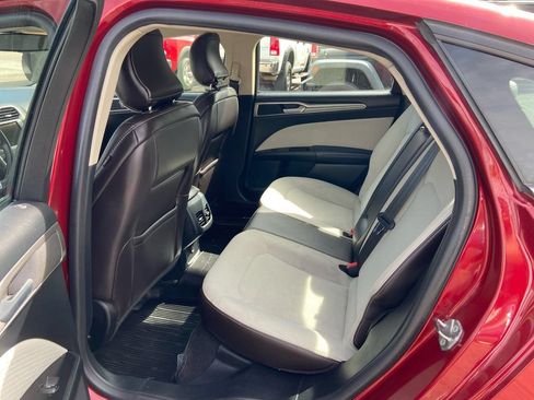 Used 2019 Ford Fusion SE w/ Equipment Group 151A FWD image 22