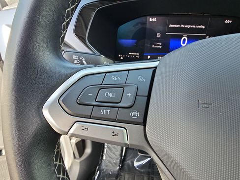 Used 2022 Volkswagen Taos SE image 16