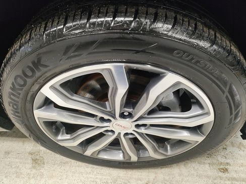 Used 2020 GMC Terrain Denali w/ Denali Premium Package image 4