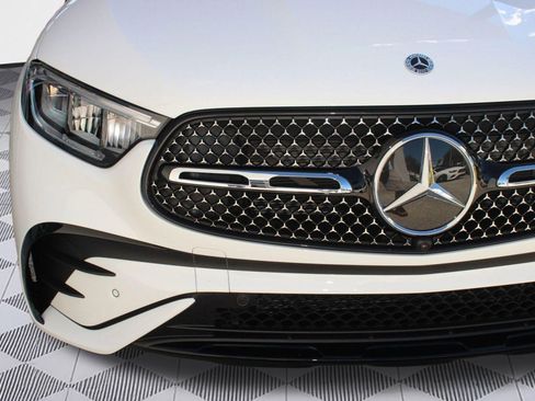 Used 2026 Mercedes-Benz GLC 300 image 11