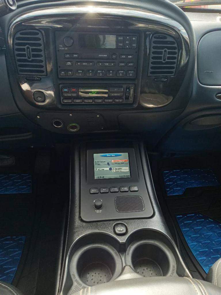 Used 2002 Lincoln Blackwood RWD image 10