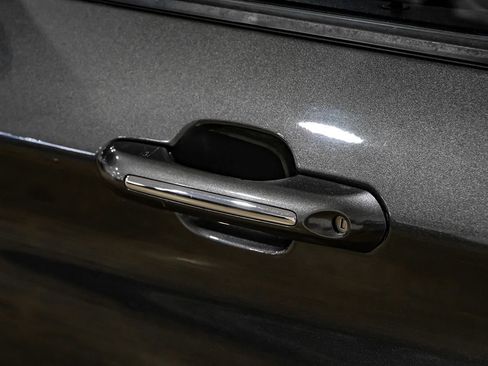 Used 2020 Ford Explorer Limited image 38