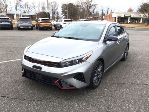 Used 2022 Kia Forte GT-Line w/ GT-Line Premium Package image 4