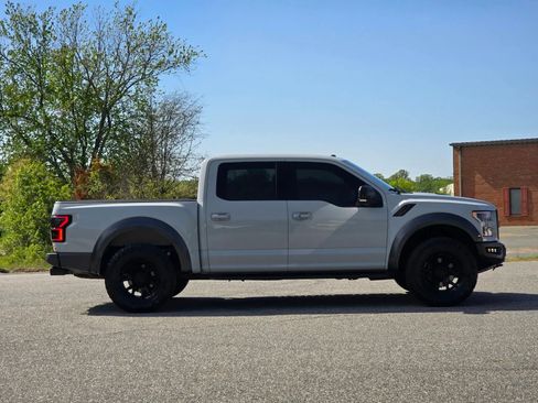 Used 2017 Ford F150 Raptor w/ Equipment Group 802A Luxury AWD/4WD image 24