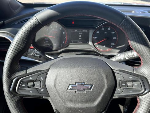 Certified 2024 Chevrolet Trax RS w/ Driver Confidence Package image 17