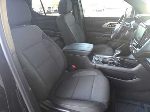 Used 2022 Chevrolet Traverse LT image 10