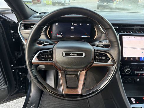 Used 2023 Jeep Grand Cherokee L Summit w/ Advanced Protech Group IV AWD/4WD image 26