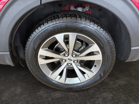 Used 2020 Ford Explorer Platinum w/ Premium Technology Package AWD/4WD image 44
