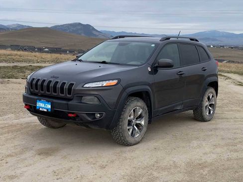 Used 2015 Jeep Cherokee Trailhawk w/ Comfort/Convenience Group image 4