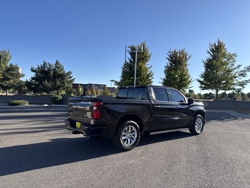 Used 2019 Chevrolet Silverado 1500 High Country w/ Technology Package image 3