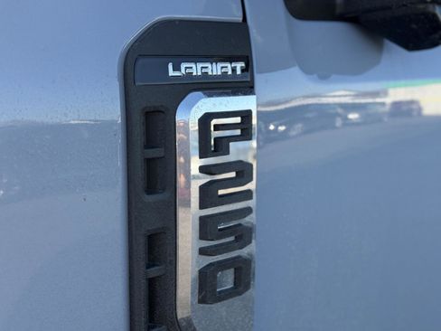 Used 2026 Ford F250 Lariat w/ Lariat Premium Package image 4