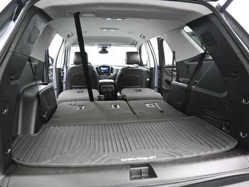 Used 2021 Chevrolet Traverse RS image 25