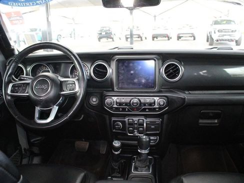 Used 2022 Jeep Wrangler Unlimited Sahara AWD/4WD image 22