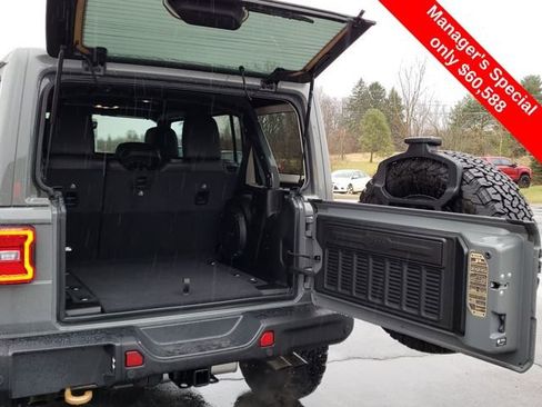 Used 2022 Jeep Wrangler Unlimited Rubicon w/ Trailer Tow Package AWD/4WD image 8