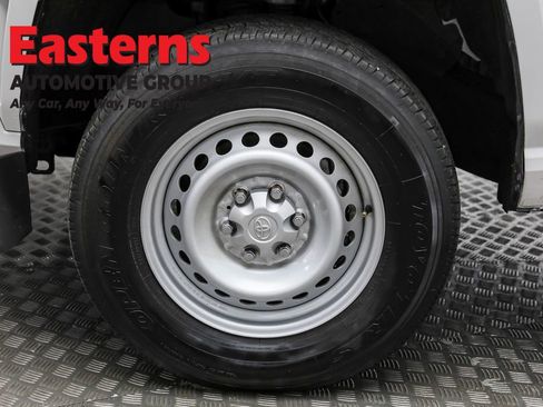 Used 2024 Toyota Tacoma SR image 29