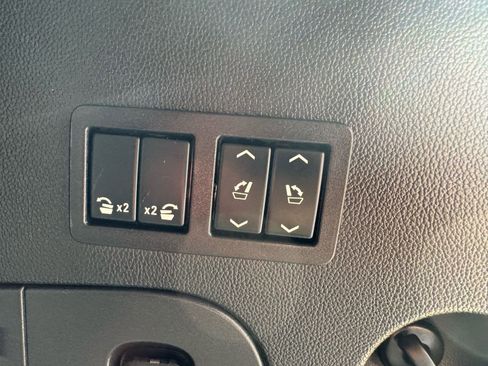 Used 2018 Cadillac Escalade Luxury image 15