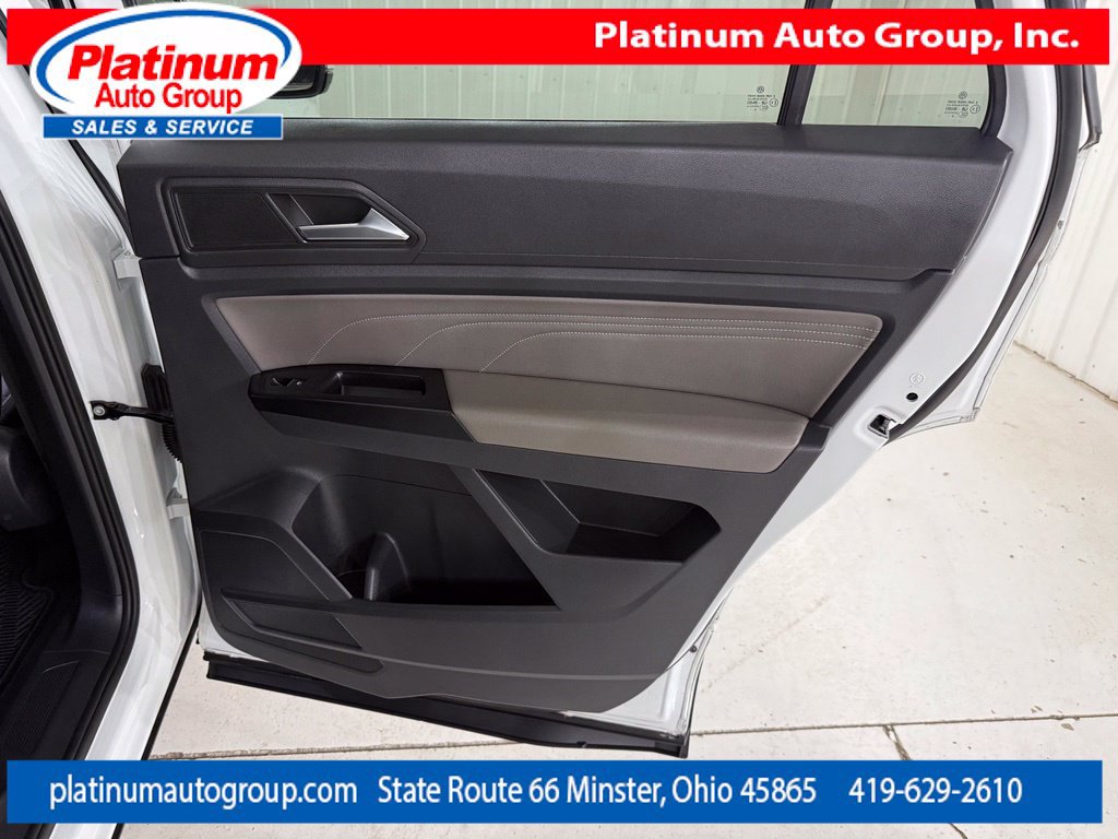Used 2021 Volkswagen Atlas Cross Sport SE AWD/4WD image 38