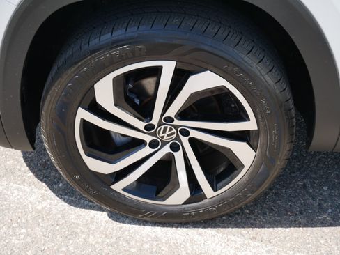Certified 2023 Volkswagen Atlas SEL AWD/4WD image 15