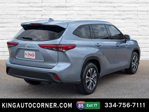 Used 2020 Toyota Highlander XLE FWD image 6