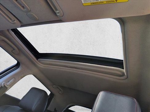 Used 2015 Nissan Juke SL image 15